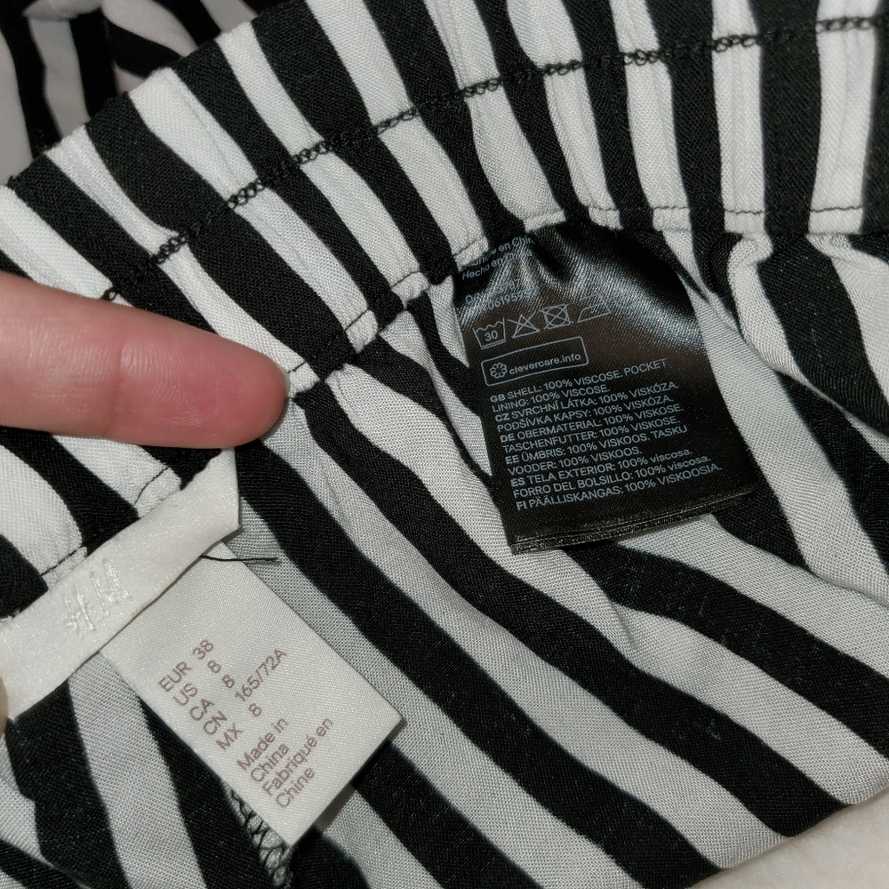 STRIPED HIGH WAIST SHORTS - Picture 5 of 6